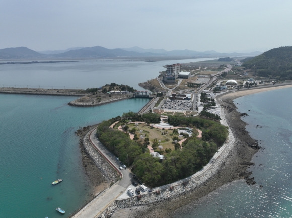 고흥군이 남부권 광역관광개발 사업의 일환으로 ‘고흥만 선셋가든 관광경관 명소화 사업’을 본격 추진한다.