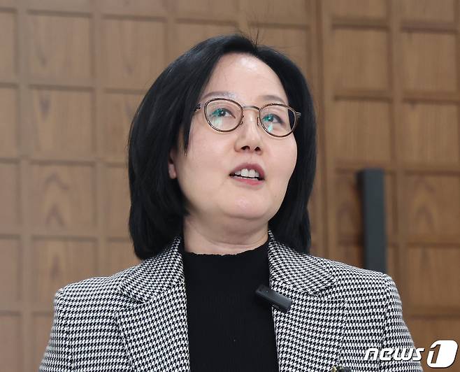 김현아 전 미래통합당(현 국민의힘) 의원이 23일 서울 여의도 국회 소통관에서 국민의힘 경기 고양정 단수공천 재검토 관련 기자회견을 하고 있다. 2024.2.23/뉴스1 ⓒ News1 송원영 기자