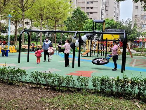 대만 내 공원의 대만 시민. [사진 제공 = 연합뉴스]