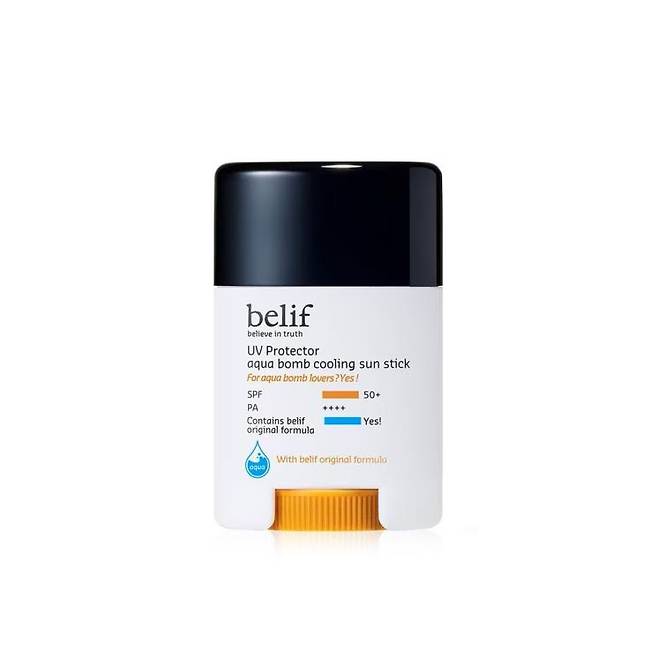 빌리프 UV 프로텍터 아쿠아밤 쿨링 선스틱 SPF50+ ++++ - 바를 땐 젤처럼 시원하고 곧 보송해져 끈적이지 않으며 백탁 현상이 없는 휴대가 편한 스틱. 14g 3만2천원.