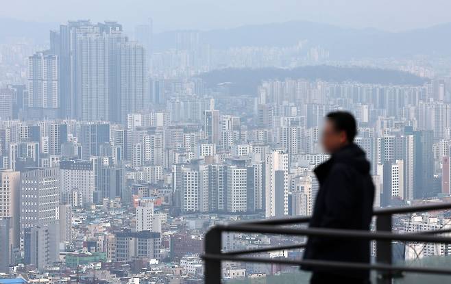 서울 남산에서 본 시내 아파트의 모습./뉴스1