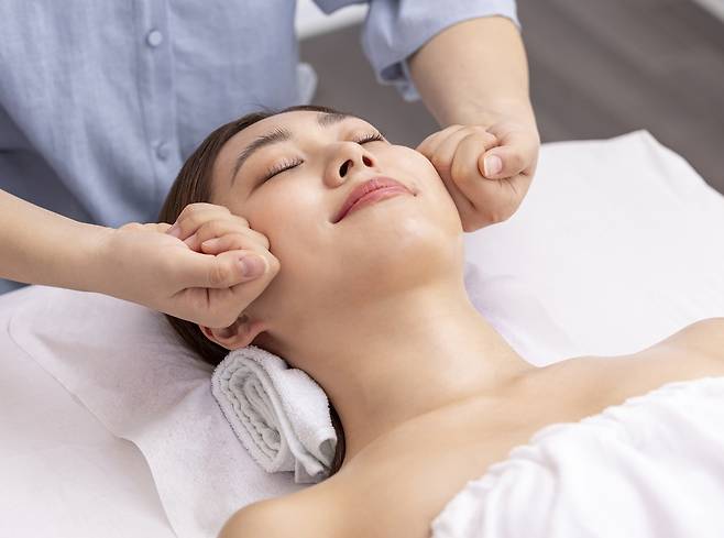 경락요법의 효과와 지속성은 개인차가 클 수밖에 없어 개별적인 상황을 고려한 상담이 필요하다./사진=클립아트코리아