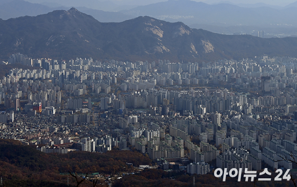 서울 북한산에서 바라본 서울 아파트 전경. [사진=아이뉴스24DB]