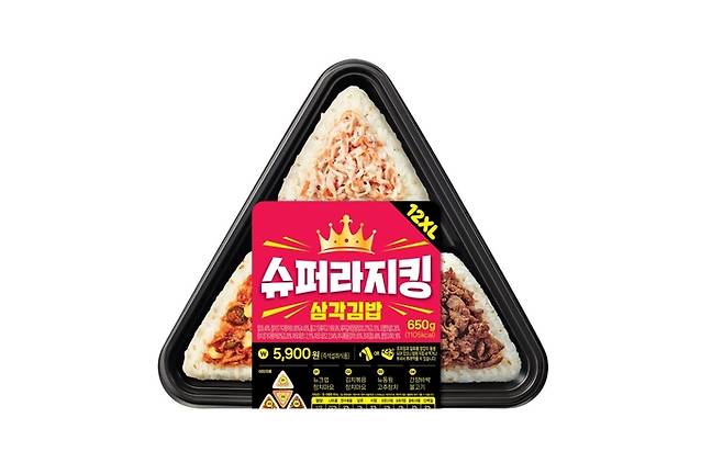 CU의 ‘슈퍼 라지킹 삼각김밥’. [사진 출처=BGF리테일]