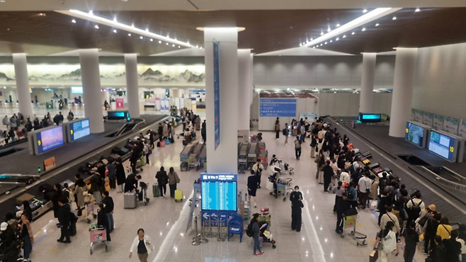 인파로 붐비는 인천공항 / 사진=김혜성 여행+ 기자