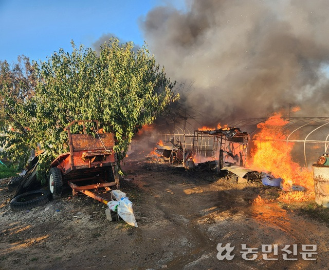 경북 경산시에서 최근 발생한 비닐하우스 화재 모습. 사진=경북소방본부