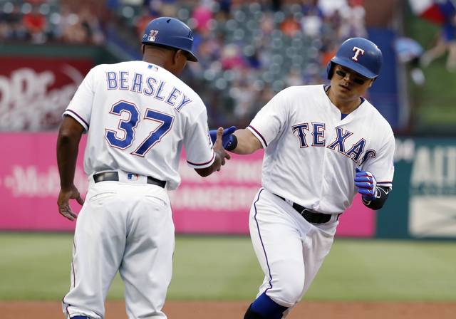 추신수가 텍사스 레인저스 시절이던 2019년 6월 5일 볼티모어 오리올스와의 경기에서 1회 홈런을 친 후 3루 베이스를 돌고 있다. AP뉴시스