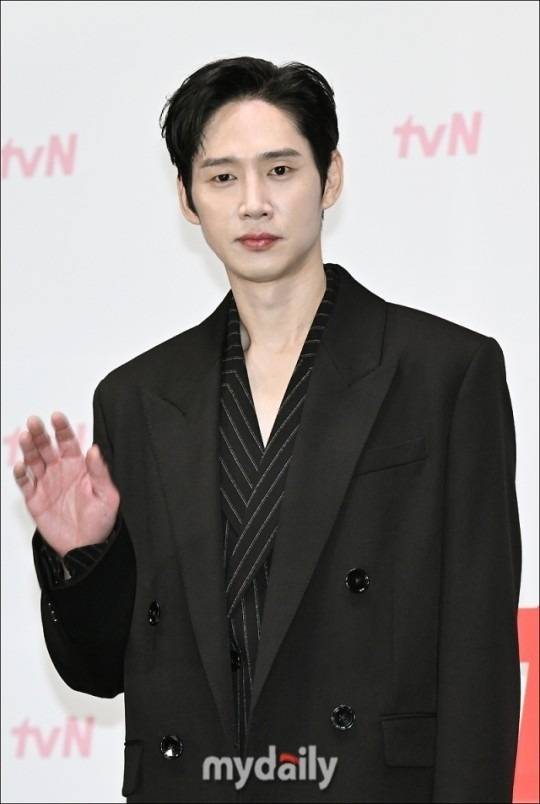 장영우, 김희원 감독을 비롯해 배우 김수현, 김지원, 박성훈, 곽동연, 이주빈이 참석한 tvN '눈물의 여왕' 제작발표회. / 송일섭 기자 andlyu@mydaily.co.kr
