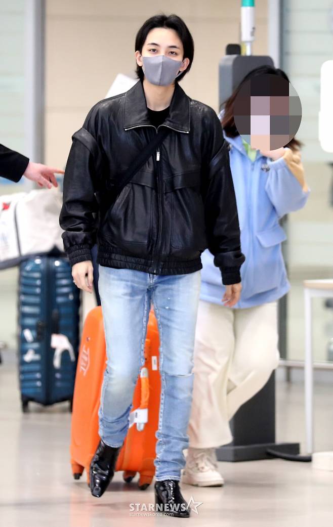 세븐틴 정한 '훈훈한 공항 런웨이'[★포토]