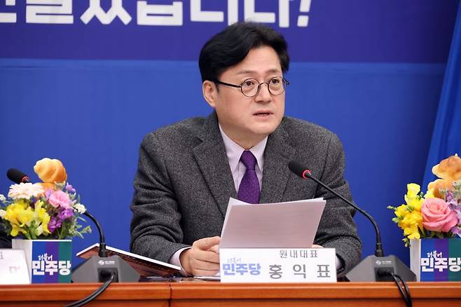 홍익표 더불어민주당 원내대표가 8일 서울 여의도 국회에서 열린 최고위원회의에서 발언을 하고 있다. 사진=박범준 기자