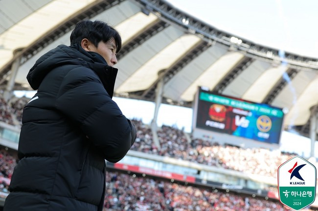 [사진=한국프로축구연맹] FC서울은 10일 오후 4시 서울월드컵경기장에서 열린 '하나은행 K리그1 2024' 2라운드에서 인천 유나이티드와 0-0으로 비겼다. 이로써 서울은 1무 1패, 인천도 1무 1패를 기록하게 됐다. 한편 이날 서울월드컵경기장엔 51,670명이 찾았다.