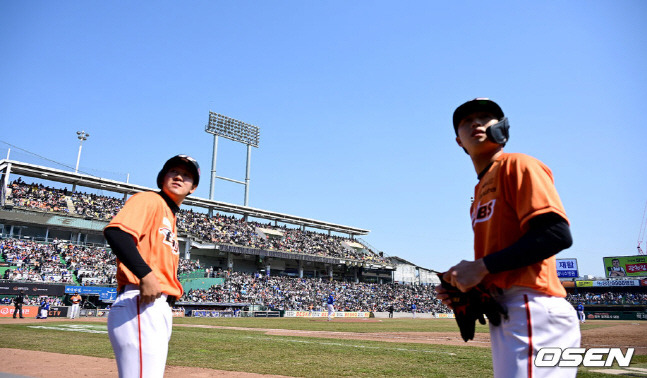 10일 한화 이글스와 삼성 라이온즈의 2024 신한 SOL뱅크 KBO 시범경기가 열린 대전 한화생명이글스파크 전경.