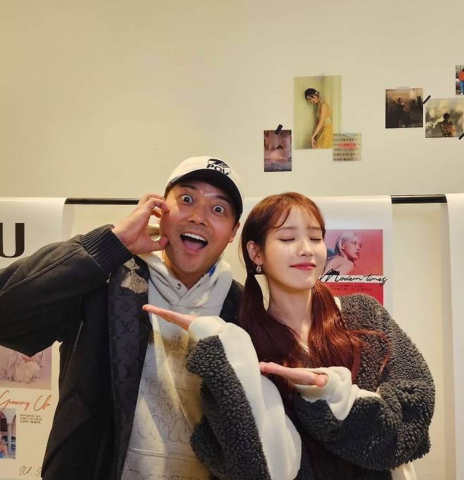 사진=방송인 전현무(왼쪽), 가수 아이유/전현무 소셜미디어 캡처