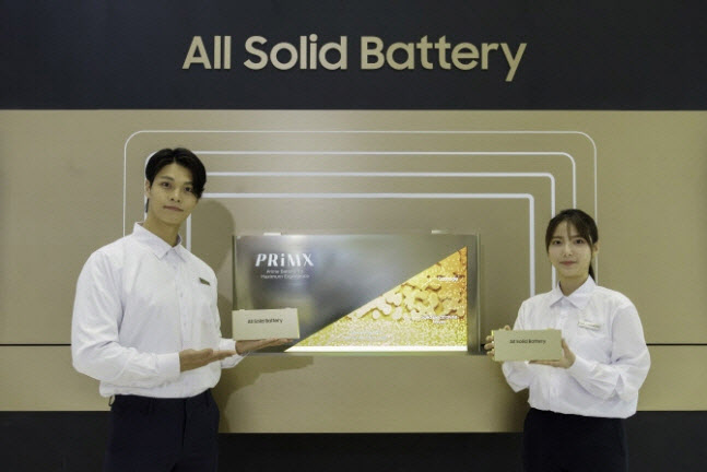 6일 코엑스 ‘인터배터리 2024’에서 삼성SDI가 업계 최고 에너지 밀도 ‘900Wh/L 전고체 배터리’의 개발 및 양산 준비 로드맵을 첫 공개했다. 삼성SDI는 지난해 말 신설된 ASB사업화추진팀을 중심으로 전고체 배터리 사업화를 본격 진행 중에 있다.