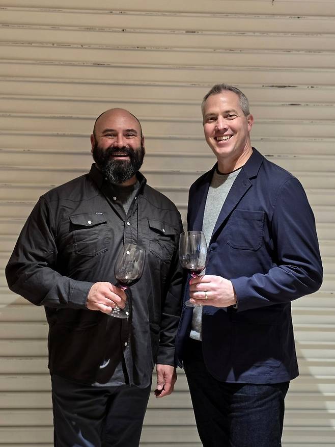 Joel Peterson 디렉터(오른쪽)과&nbsp;Christopher Taranto 디렉터.