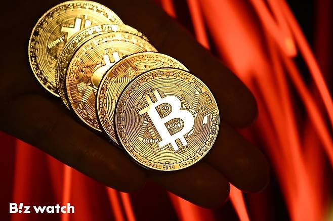 13일&nbsp;가상자산거래소 업비트에 따르면 비트코인 가격은 오전 9시45분 기준으로 전날보다 0.01% 오른 1억120만원대를 횡보하고 있다. /사진=이명근 기자 qwe123@