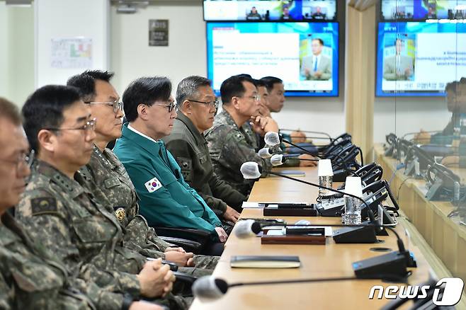 장호진 국가안보실장이 13일  2024년 자유의 방패(FS) 연습 진행 상황을 청취하고 있다(대통령 제공)@News1.kr