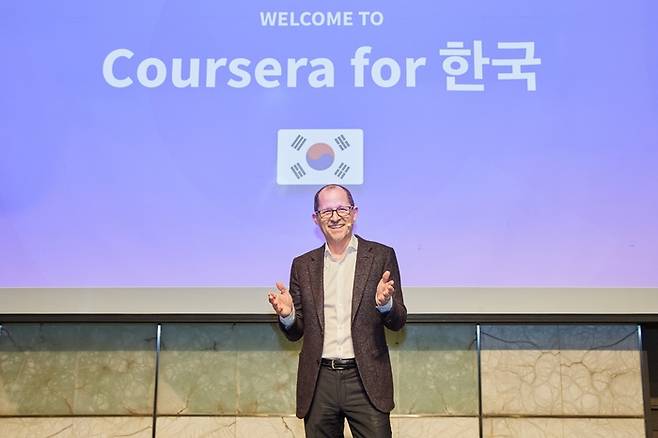 제프 마기온칼다 코세라 CEO는 “AI로 4000개 이상의 강좌를 한국어로 번역함으로써 전례 없는 접근성과 유연성을 제공할 것”이라고 말했다. <사진 제공=코세라>