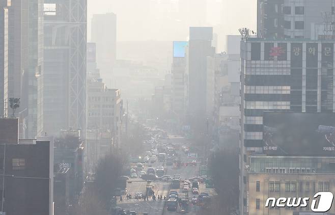 나쁜 미세먼지 농도로 하늘이 뿌옇다(사진은 기사 내용과 무관함). / 뉴스1 ⓒ News1