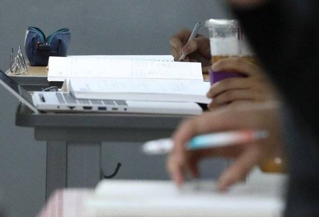 서울 양천구 종로학원 목동본원에서 수험생들이 자습을 하고 있다. 2023.07.02. 뉴시스