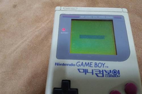 (팩을 잘 못 꼽으면 나오는 화면. 저 화면이 게임보이로 정상적으로 떠야한다)