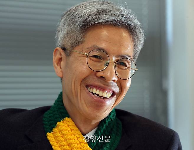 ‘거리의 변호사’로 불리는 권영국 변호사가 지난 13일 서울 서초구 민주사회를위한변호사모임 사무실에서 최근 녹색정의당 비례대표 출마와 관련한 인터뷰를 하고 있다. 서성일 선임기자