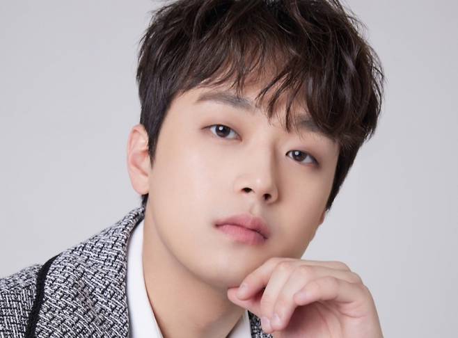 가수 이찬원이 4월 중 미니앨범으로 컴백한다. /사진=티엔엔터테인먼트 제공