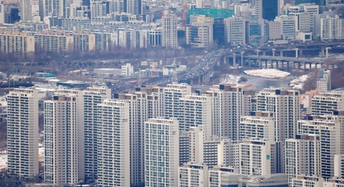 경기도 광주시 남한산성에서 바라본 서울 아파트 단지 모습. 연합뉴스