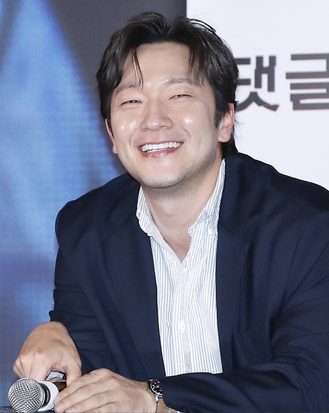 배우 손석구가 15일 오후 서울 용산구 CGV 용산아이파크몰에서 열린 영화 ‘댓글부대’(감독 안국진) 언론배급시사회 및 기자간담회에서 환한 미소를 짓고 있다.(사진=뉴스1)