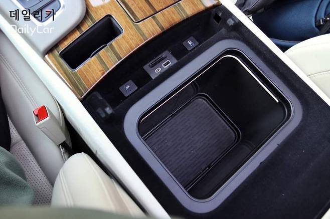 캐딜락, 에스컬레이드 ESV(센터 콘솔 냉장기능)