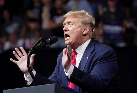 <YONHAP PHOTO-3232> U.S. President Donald Trump holds a campaign rally in Phoenix, Arizona, February 19, 2020. REUTERS/Kevin Lamarque/2020-02-20 13:11:20. 로이터·연합뉴스