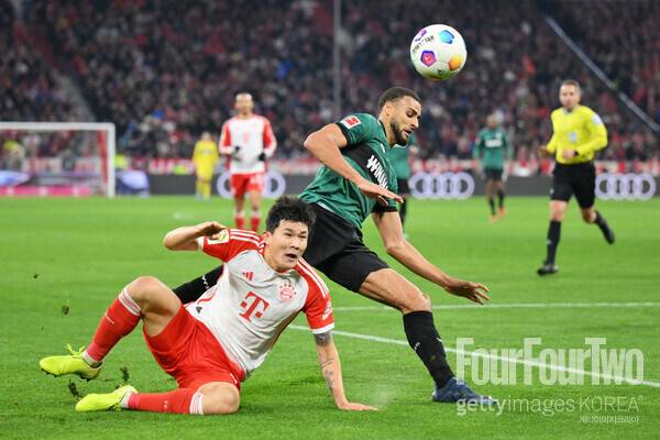 사진=게티이미지. 이번 시즌 바이에른 뮌헨으로 이적한 김민재는 시즌 초반에 붙박이 주전으로 활약했지만, 아시안컵 이후엔 벤치로 밀려났다. 계속되는 벤치행에 좌절감이 몰려올 수도 있겠지만, 김민재는 "많은 것을 배우고 있다"라며 의연한 모습을 보였다.