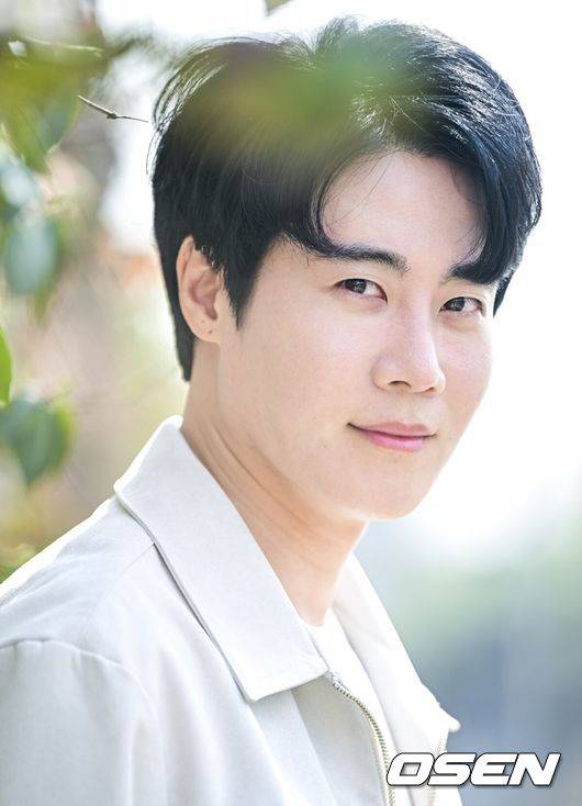 [OSEN=최규한 기자] 드라마 ‘고려 거란 전쟁’에서 양협 역으로 열연을 펼친 배우 김오복이 15일 서울 합정동 OSEN에서 인터뷰를 앞두고 포즈를 취하고 있다. 2024.03.15 / dreamer@osen.co.kr