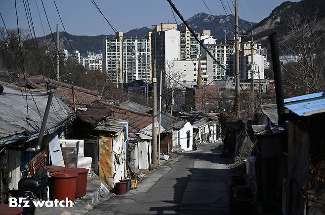 '서울의 마지막 달동네'로 불리는 서울 노원구 중계본동 백사마을이 약 15년 만에 주택재개발사업 관리처분계획 인가를 받았다./사진=이명근 기자 qwe123@