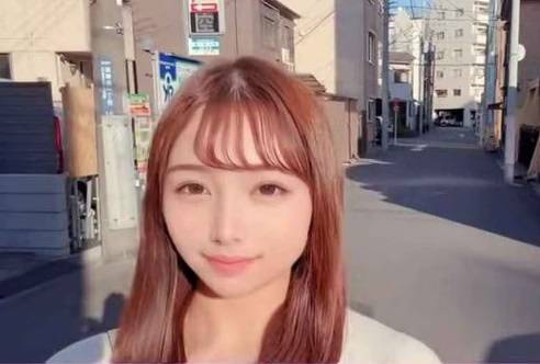 일본에서 선정적 동영상으로 높은 조회수를 기록 중인 여성 유튜브를 두고 ‘생성형 인공지능(AI)이 아니냐’는 주장이 나왔다. [사진출처 = 산케이 신문]
