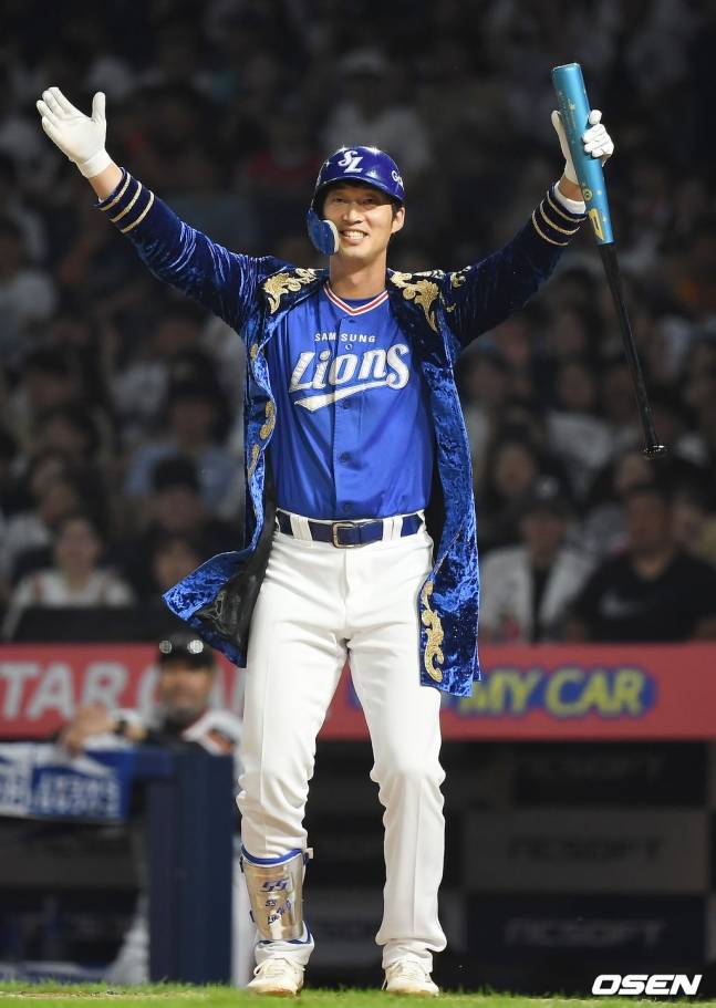 이학주가 삼성 시절인 2019년 올스타전에서 자신의 응원가 동작을 하고 있다.