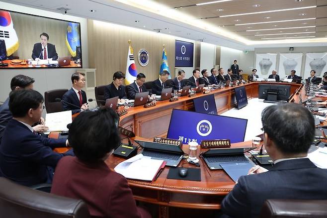 윤석열 대통령이 19일 서울 용산 대통령실 청사에서 열린 국무회의를 주재하고 있다. ⓒ뉴시스