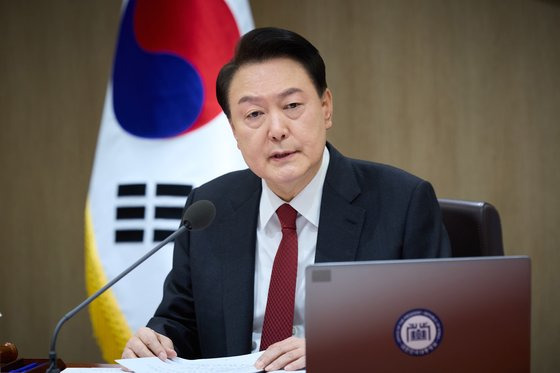 윤석열 대통령이 19일 서울 용산 대통령실청사에서 열린 국무회의에서 발언하고 있다. 대통령실