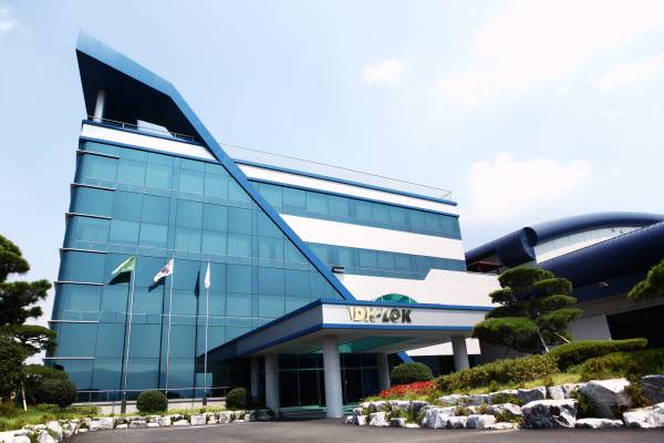 골든루트산단에 있는 디케이락(즈) 본사 전경