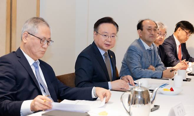 조규홍 보건복지부 장관이 19일 오후 국립대병원 10곳의 병원장들과 만난 간담회에서 발언하고 있다. 복지부 제공