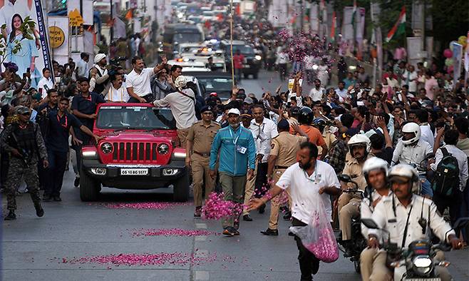 인도 뭄바이 거리 행진 모습. 로이터연합뉴스