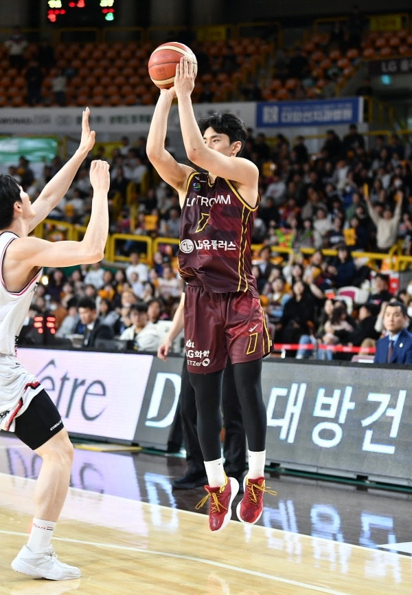 ‘특급 신인’ 유기상이 신인왕을 눈앞에 두고 있다. 사진=KBL 제공