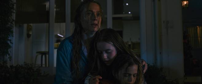 영화 '나이트 스윔' 속 한 장면 [유니버설픽쳐스 제공. 재판매 및 DB 금지]