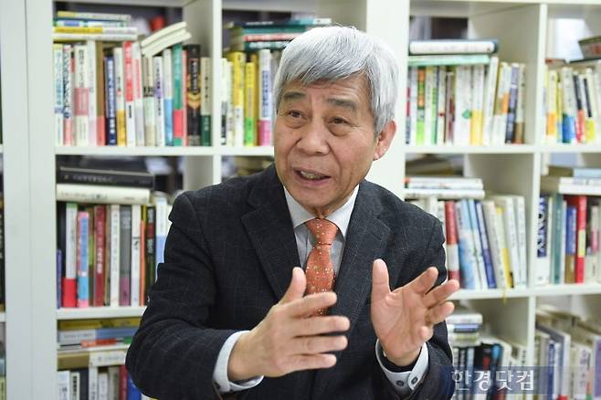 강창희 행복100세자산관리연구회 대표는 최근 <한경닷컴>과 인터뷰를 진행했다. 강 대표는 "연금이란 게 미리 일정금액을 적립해 두고 노년기에 규칙적으로 나눠 받는 것인 만큼, 청년들도 간접 경험을 통해 연금 준비의 중요성을 깨달아야 한다"고 밝혔다. 사진=유채영 기자