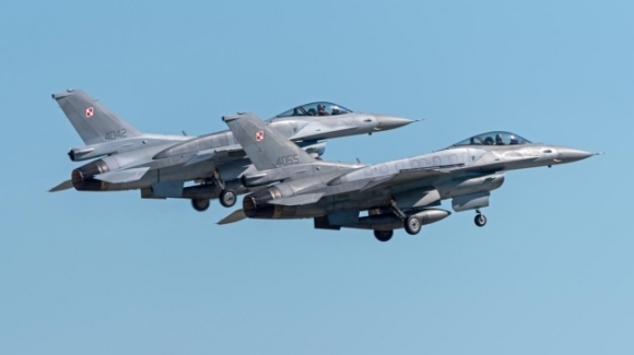 폴란드 공군의 F-16 전투기 / 사진=TVN24