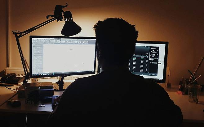 모니터에 수많은 창을 띄우다 보면 정리하고 싶을 때가 있다