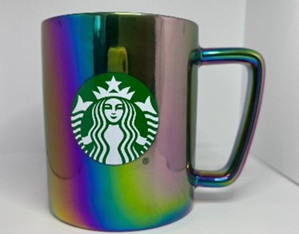 미 소비자제품안전위원회는 21일(현지시간) 홈페이지에서 ‘2023 스타벅스 홀리데이 선물세트에 포함된 메탈릭 머그잔(Metallic Mugs included in 2023 Holiday Starbucks-branded Gift Sets)’ 44만500개 제품에 대한 리콜을 공지했다. 사진은 리콜 대상 제품. 미 소비자제품안전위원회 홈페이지