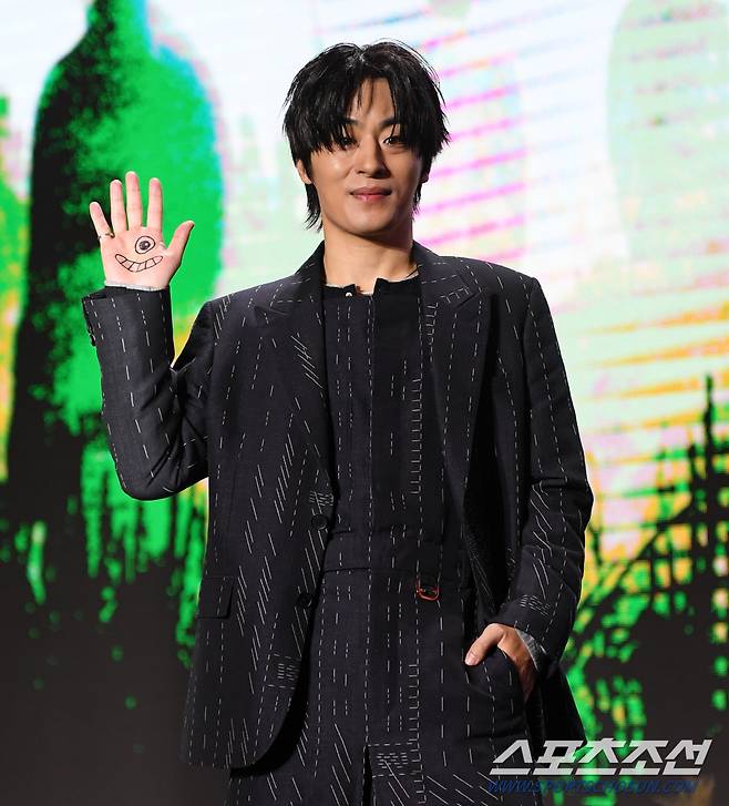 넷플릭스 시리즈 '기생수: 더그레이' 제작발표회가 26일 서울 용산구 한강로동 서울드래곤시티에서 열렸다. 배우 구교환이 포토타임을 갖고 있다. 용산=박재만 기자 pjm@sportschosun.com/2024.03.26