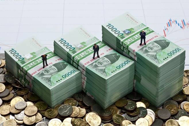 보험사들의 지난해 말 부실채권비율이 상승한 것으로 나타났다./그래픽=이미지투데이