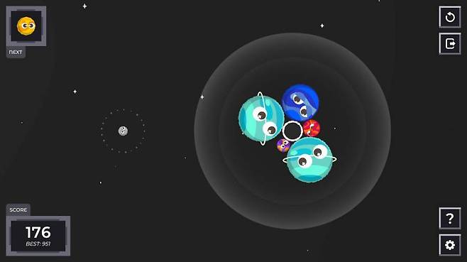 자꾸 작은 행성이 사이에 낀다